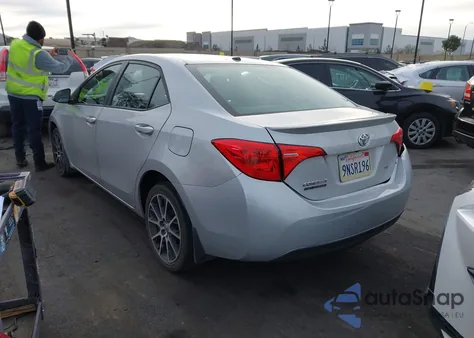 2017 Toyota Corolla Se Special Edition z USA, uszkodzony, nr VIN 5YFBURHE2HP630167